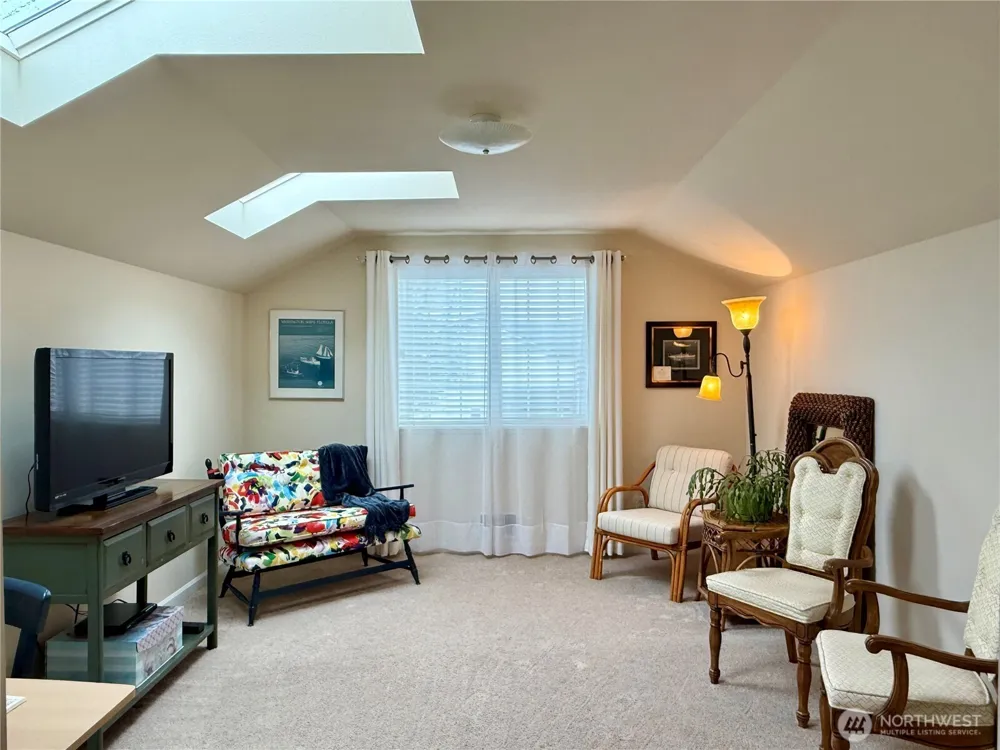 611 Andrews Avenue Cosmopolis, WA 98537