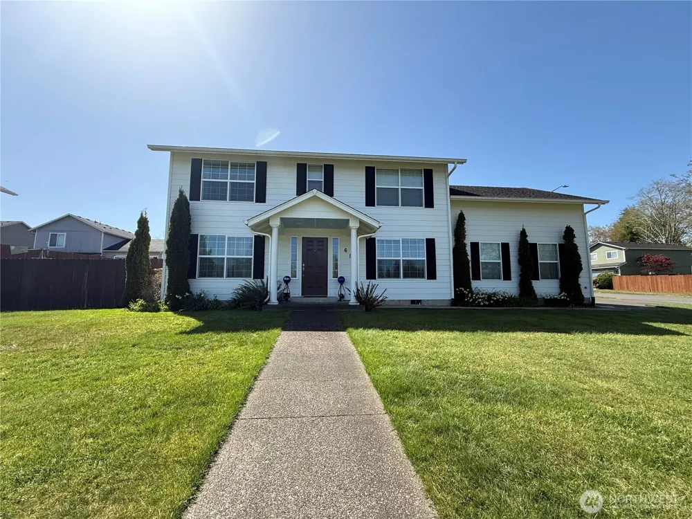 611 Andrews Avenue Cosmopolis, WA 98537