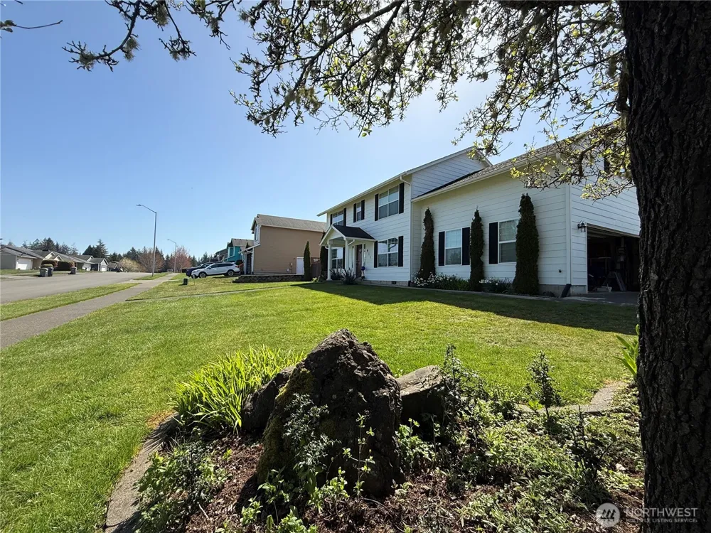 611 Andrews Avenue Cosmopolis, WA 98537