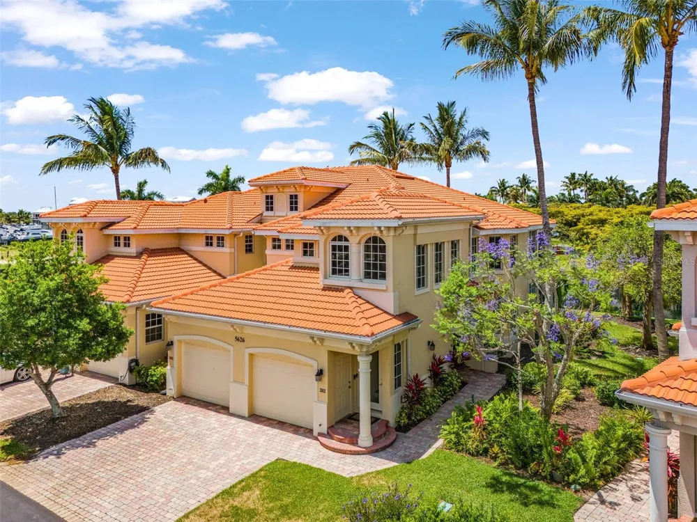 5626 CAPE HARBOUR DRIVE #202 Cape Coral, FL 33914