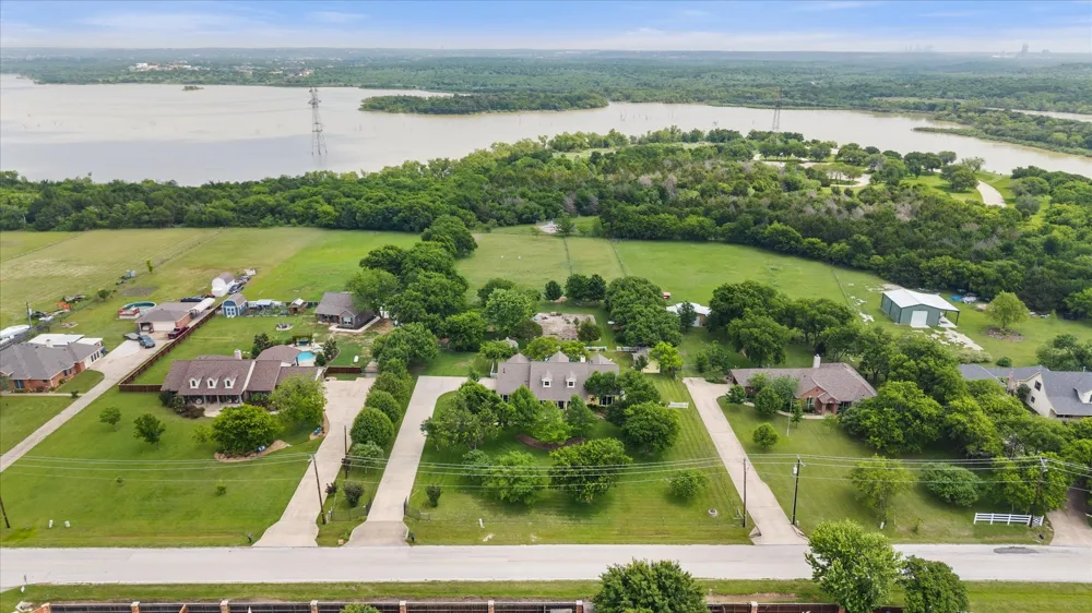 801 Seeton Road Mansfield, TX 76063