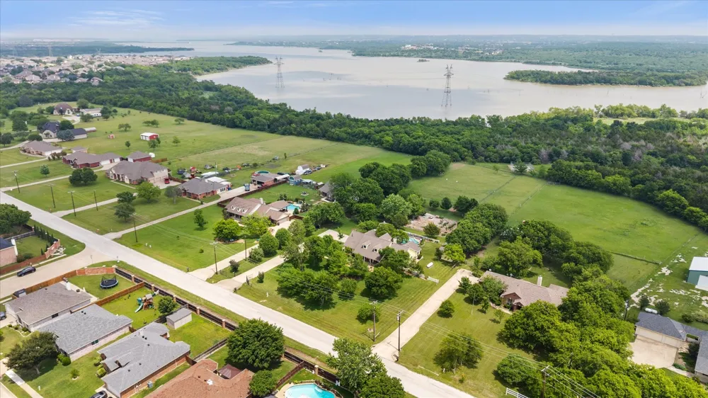 801 Seeton Road Mansfield, TX 76063