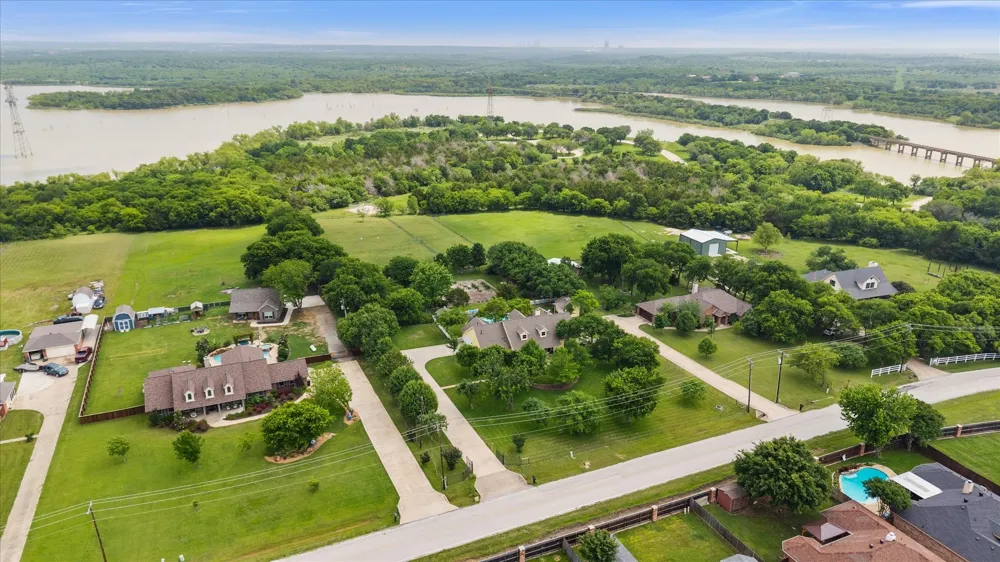 801 Seeton Road Mansfield, TX 76063