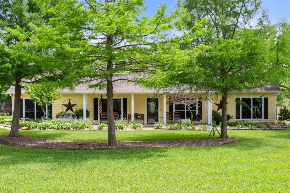 801 Seeton Road Mansfield, TX 76063