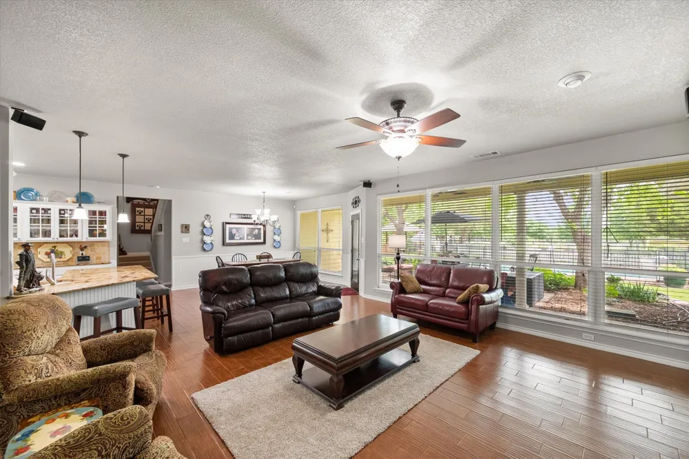 801 Seeton Road Mansfield, TX 76063
