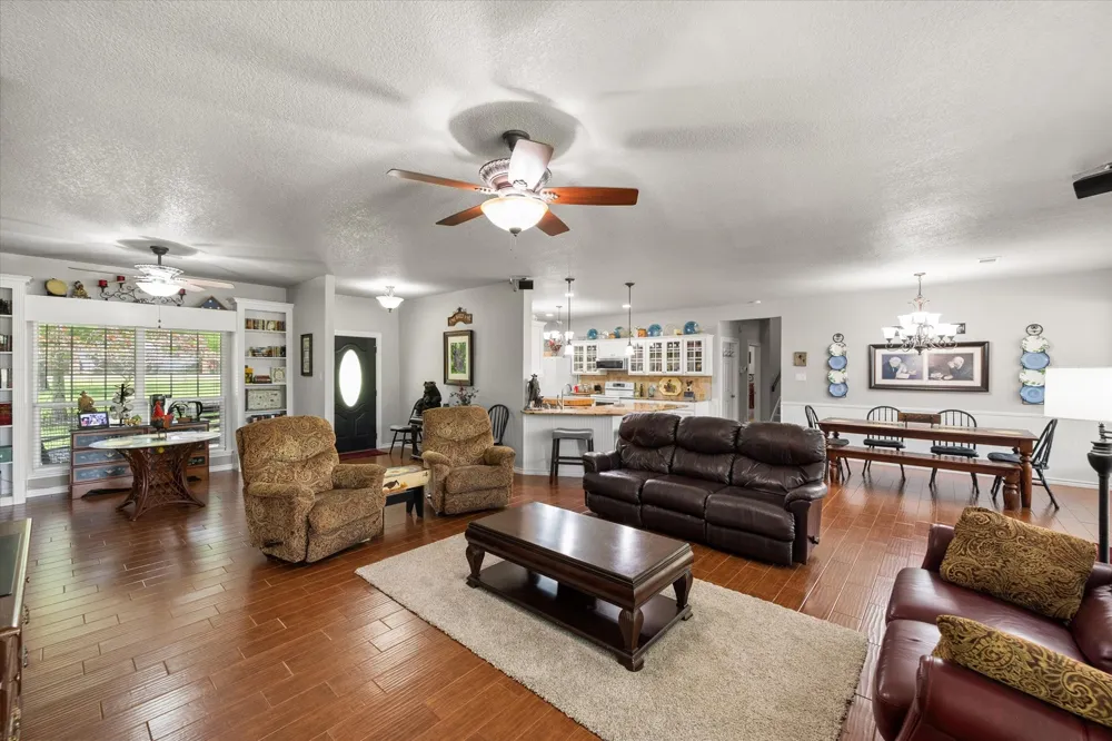 801 Seeton Road Mansfield, TX 76063