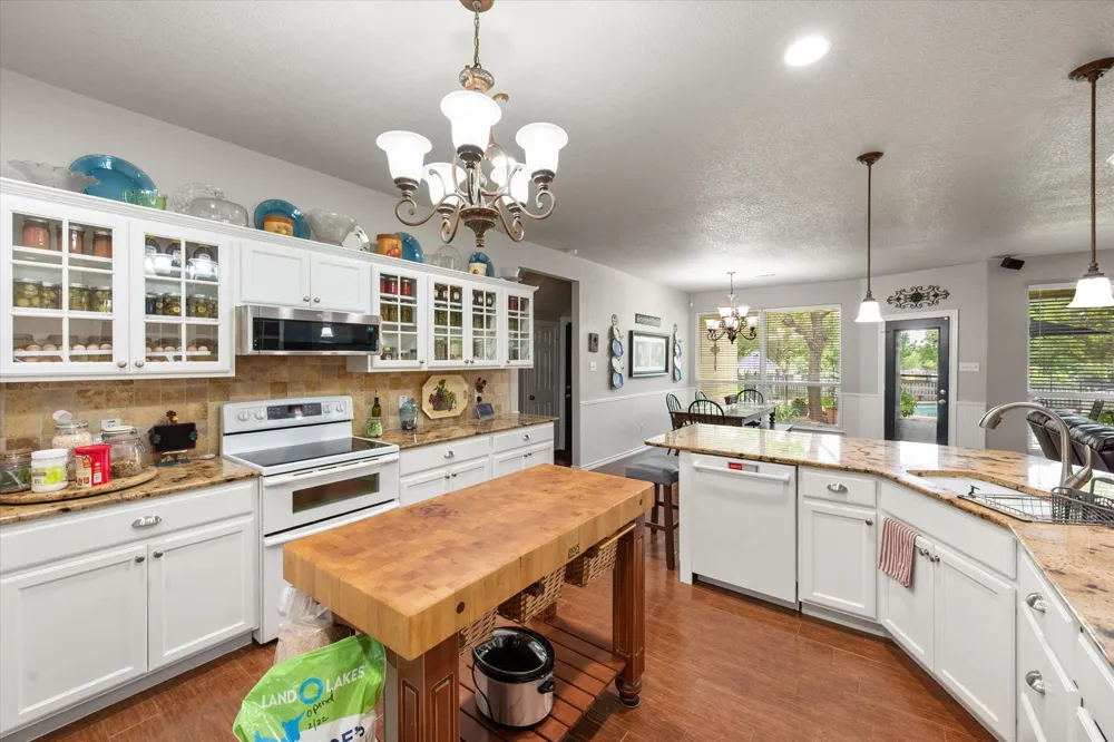 801 Seeton Road Mansfield, TX 76063