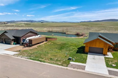 345 Mariposa Drive