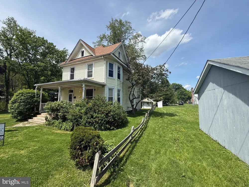 40 MABLE LANE Berkeley Springs, WV 25411