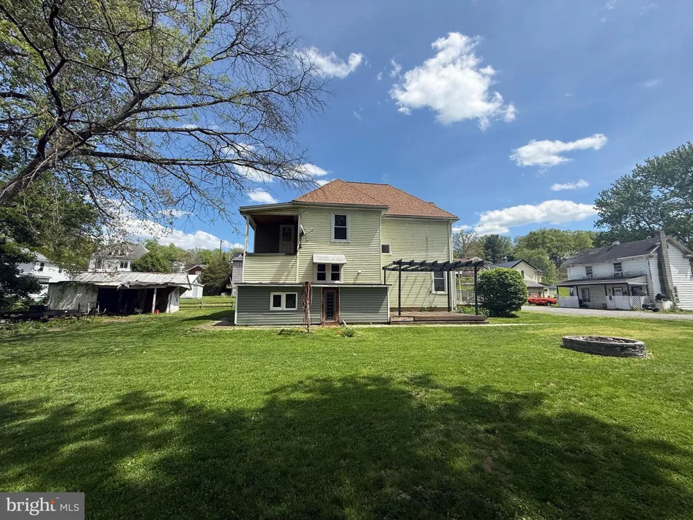 40 MABLE LANE Berkeley Springs, WV 25411