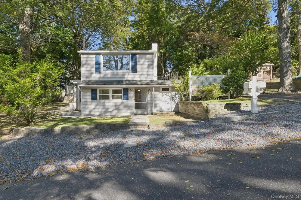 7 Yucca Road Rocky Point, NY 11778