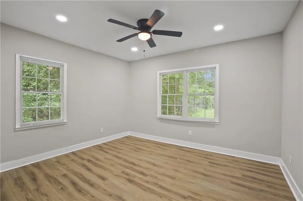 556 Holly Street NW Atlanta, GA 30318