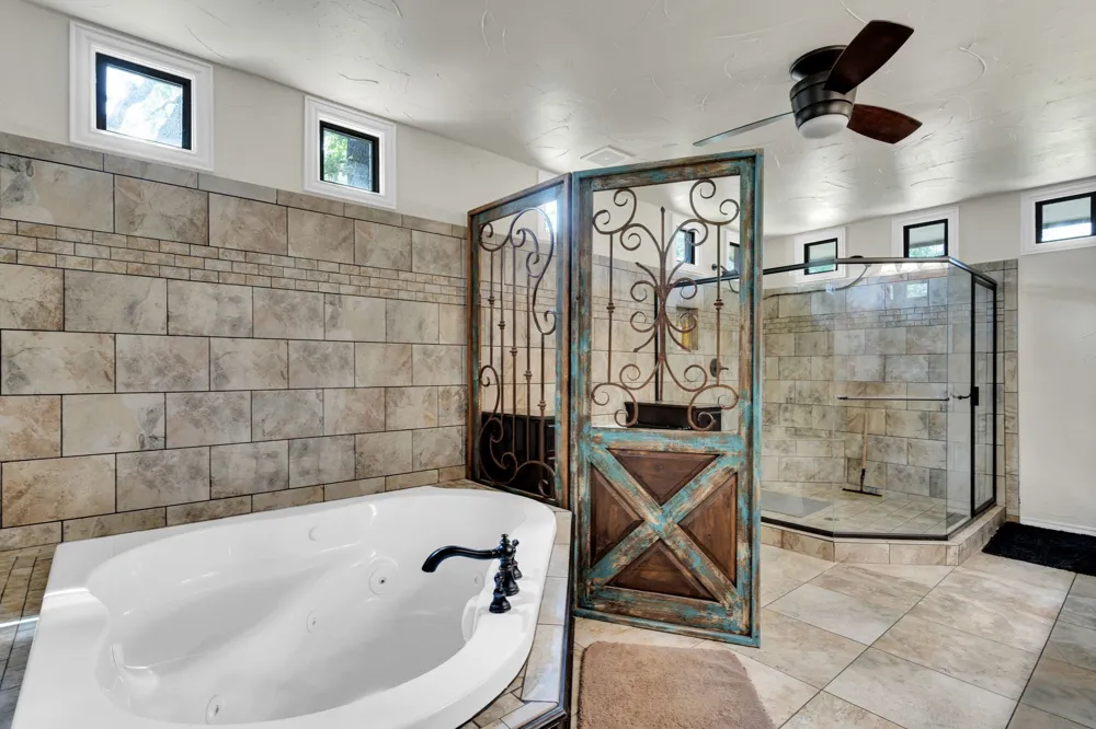 5102 Largo Drive De Cordova, TX 76049