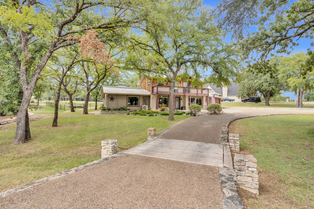 5102 Largo Drive De Cordova, TX 76049