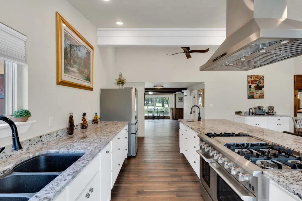 5102 Largo Drive De Cordova, TX 76049