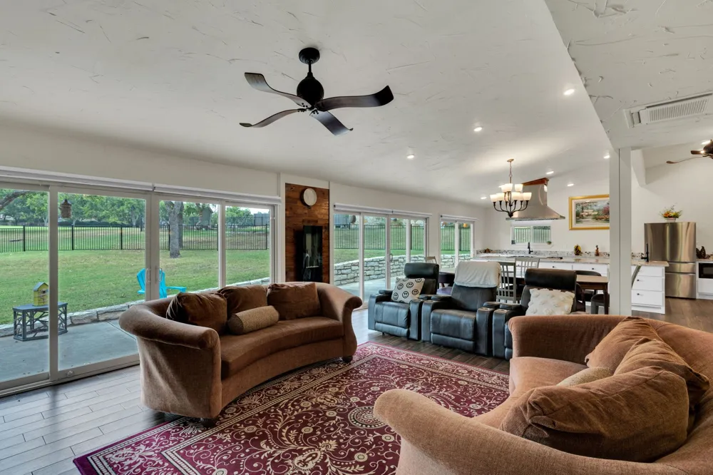 5102 Largo Drive De Cordova, TX 76049