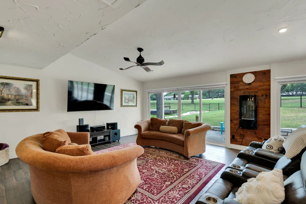 5102 Largo Drive De Cordova, TX 76049