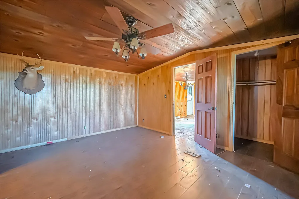 2830 County Road 290 Angleton, TX 77515