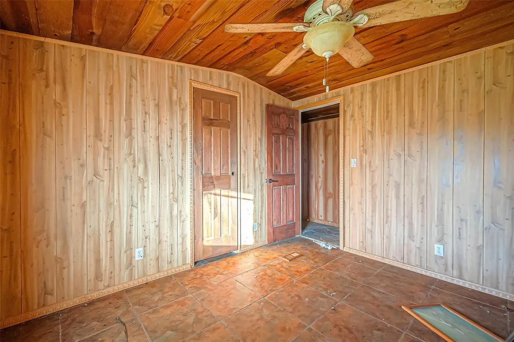 2830 County Road 290 Angleton, TX 77515
