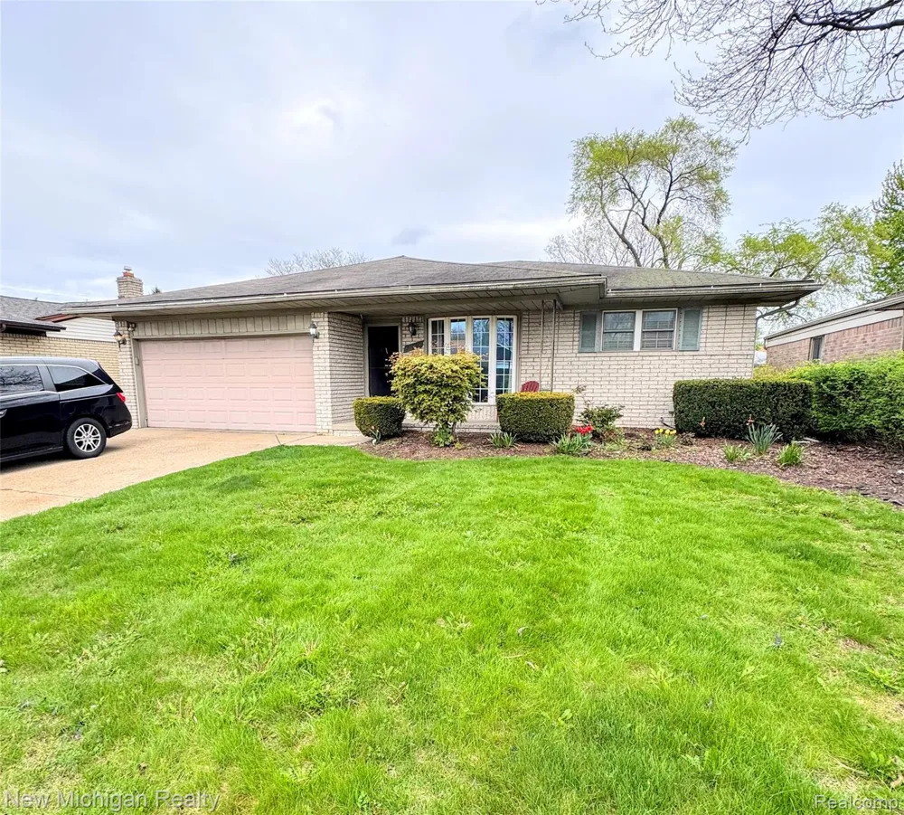 31090 Mc Namee Fraser City, MI 48026