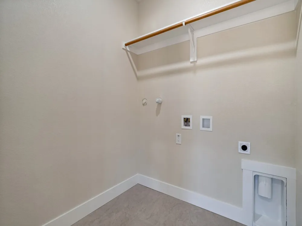 1001 Agua Escondida Court Springtown, TX 76082