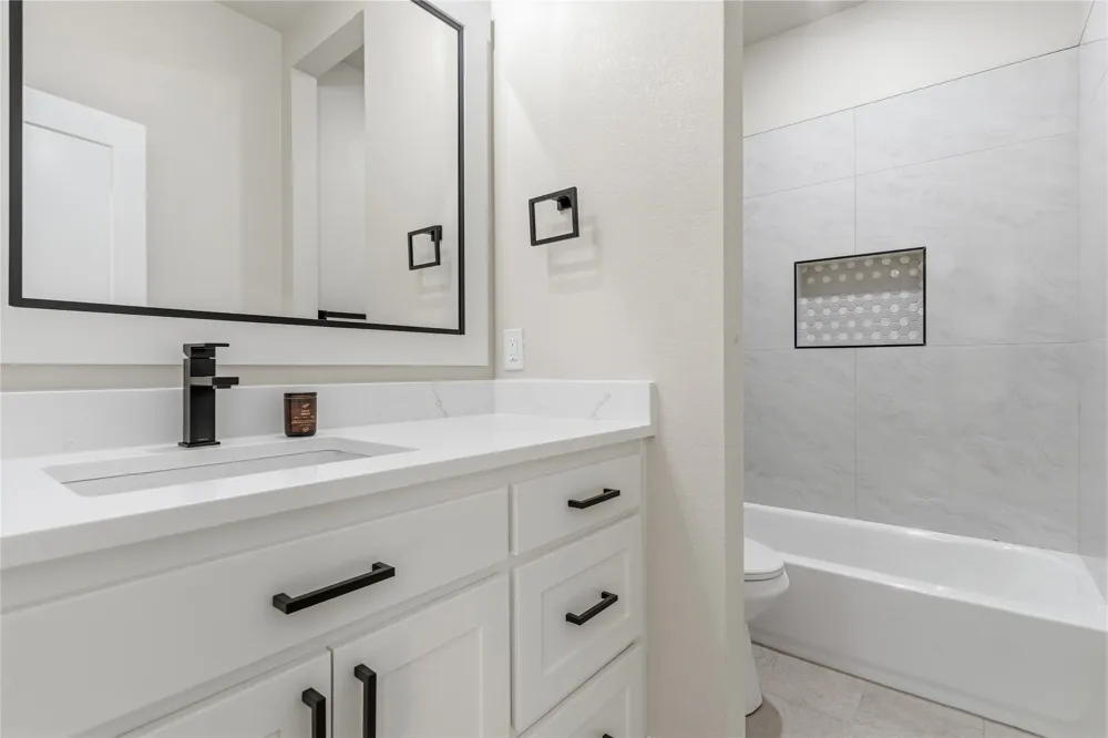 1001 Agua Escondida Court Springtown, TX 76082