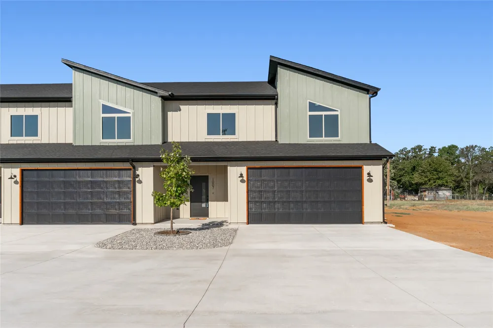 1001 Agua Escondida Court Springtown, TX 76082