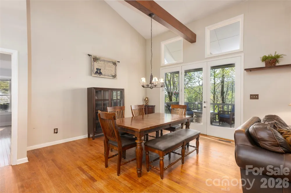 516 Cherokee Trace Lake Toxaway, NC 28747