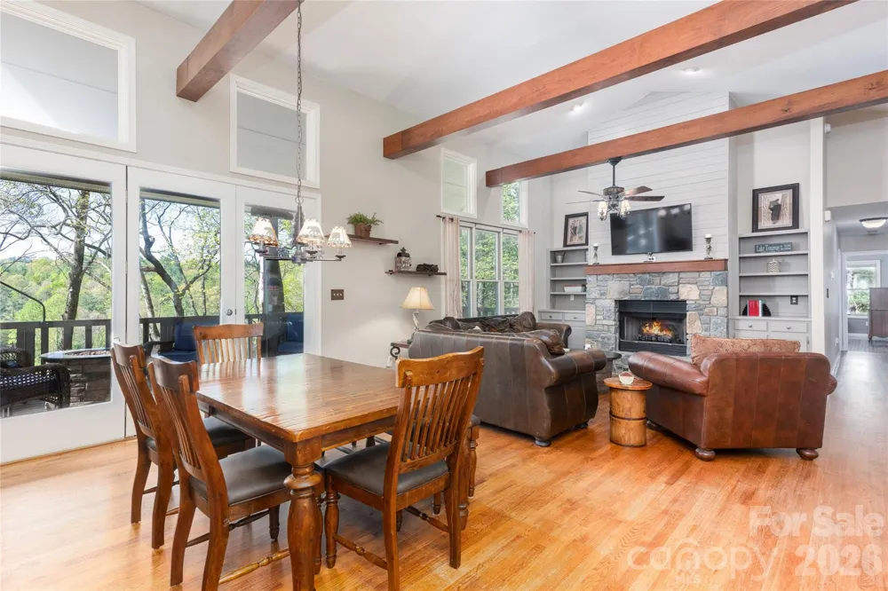 516 Cherokee Trace Lake Toxaway, NC 28747