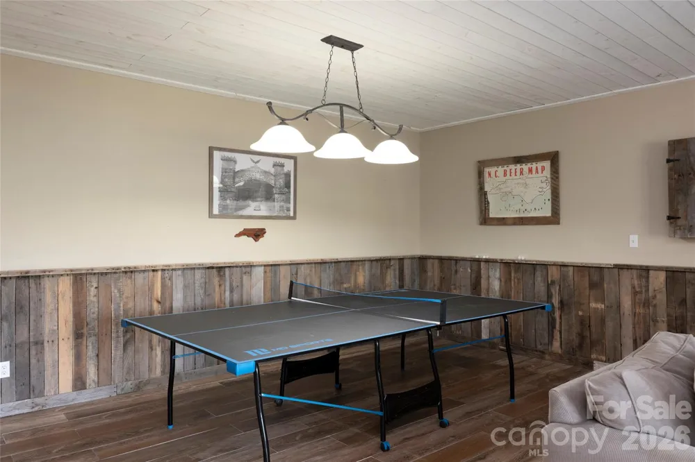 516 Cherokee Trace Lake Toxaway, NC 28747