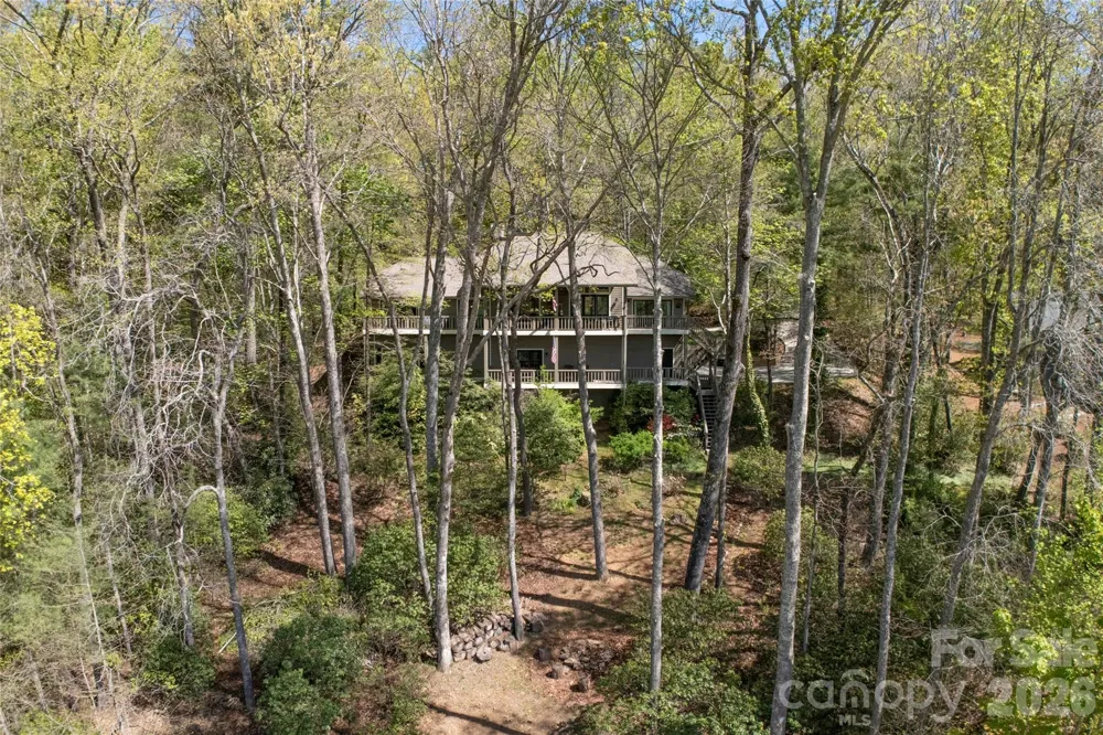 516 Cherokee Trace Lake Toxaway, NC 28747