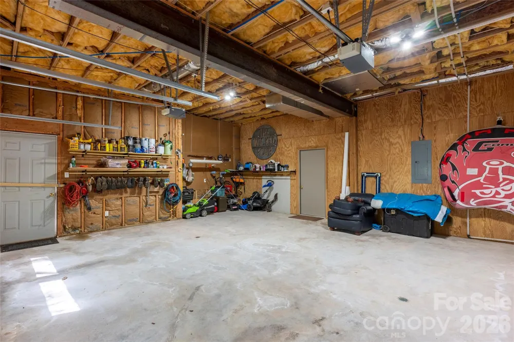 516 Cherokee Trace Lake Toxaway, NC 28747