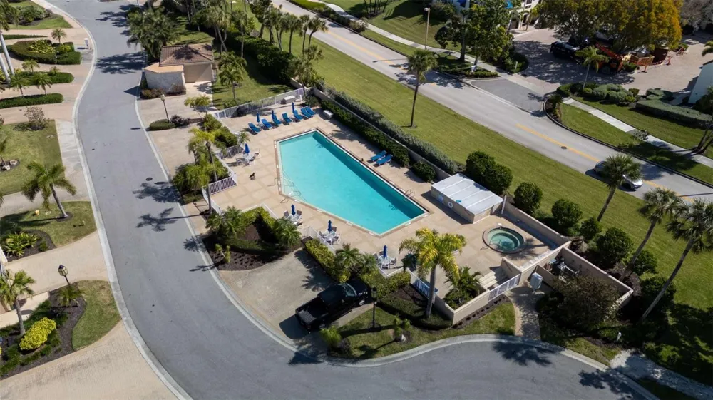 2013 HARBOUR LINKS DRIVE #2013 Longboat Key, FL 34228