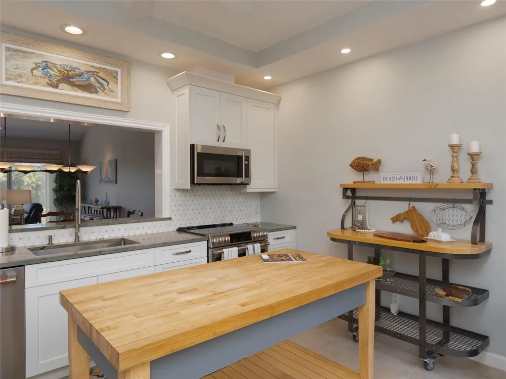 2013 HARBOUR LINKS DRIVE #2013 Longboat Key, FL 34228
