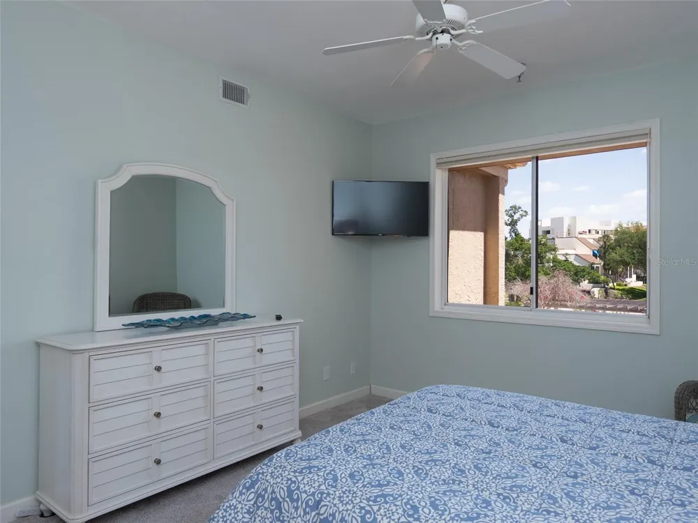 2013 HARBOUR LINKS DRIVE #2013 Longboat Key, FL 34228