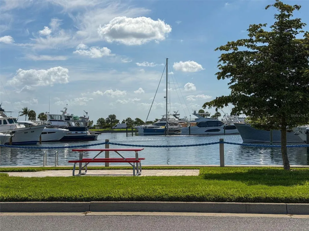 2013 HARBOUR LINKS DRIVE #2013 Longboat Key, FL 34228