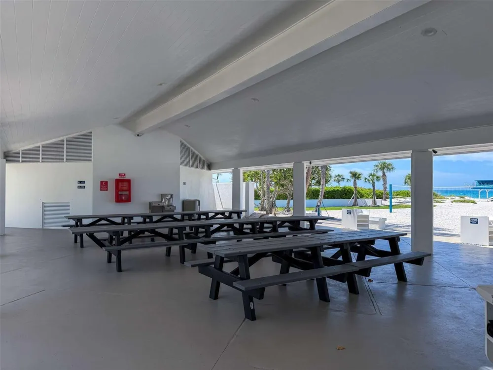 2013 HARBOUR LINKS DRIVE #2013 Longboat Key, FL 34228