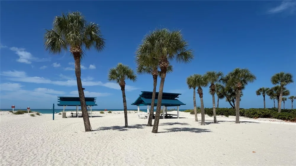 2013 HARBOUR LINKS DRIVE #2013 Longboat Key, FL 34228
