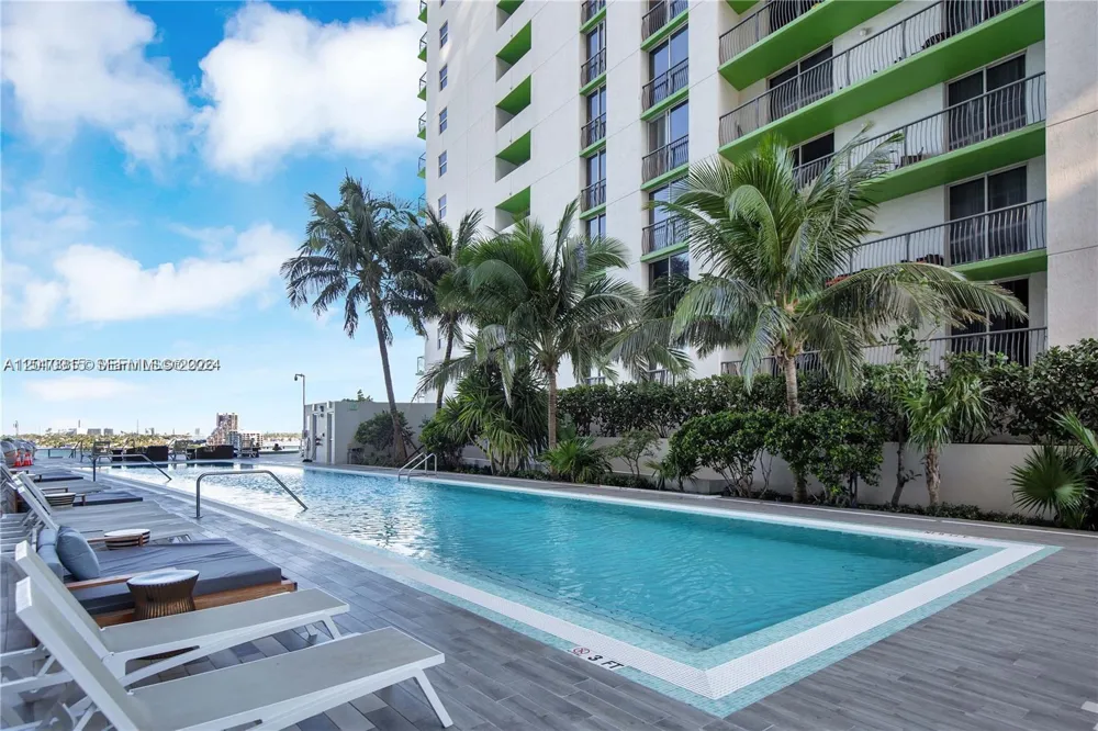488 NE 18th St #301 Miami, FL 33132