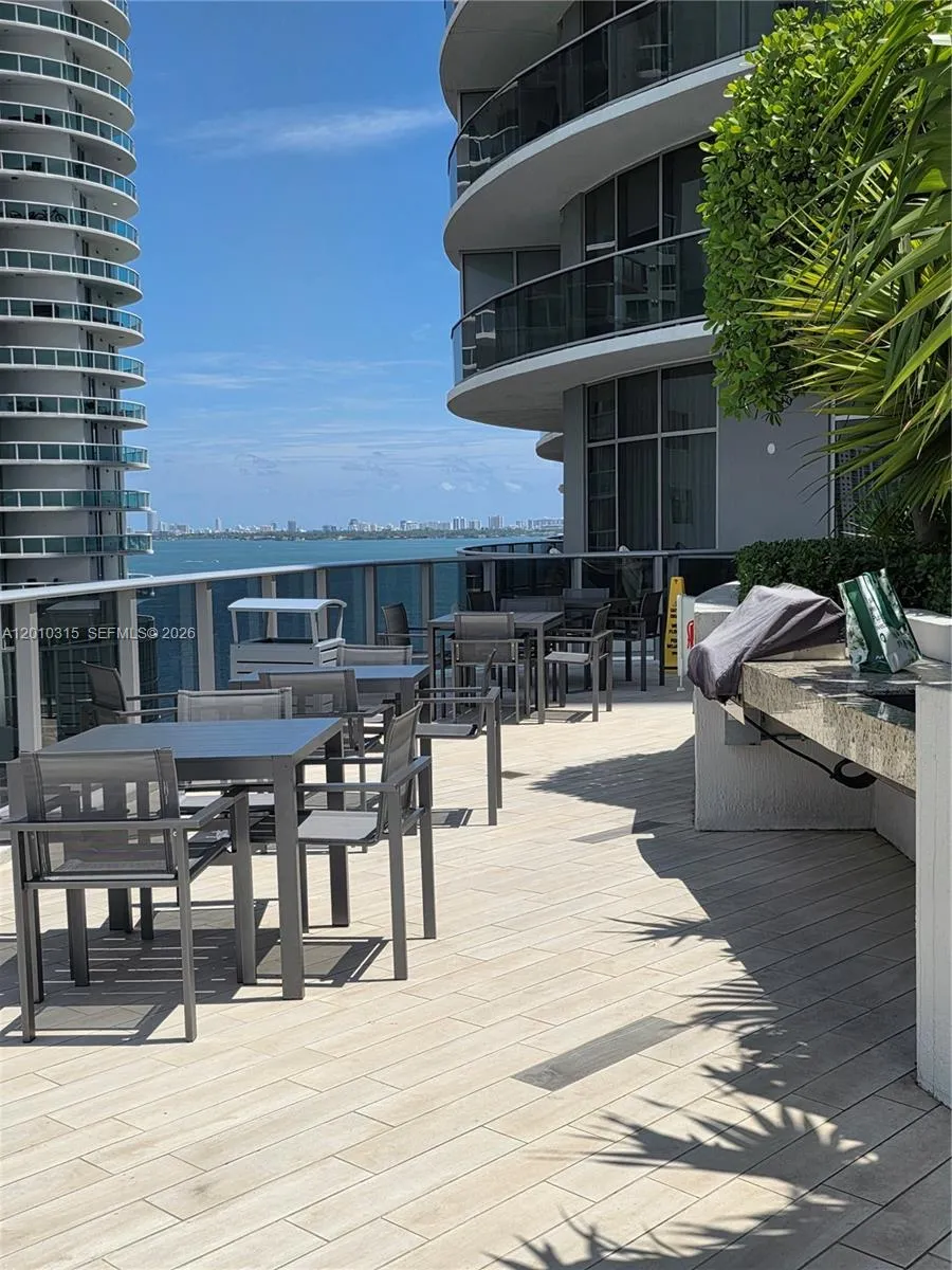 488 NE 18th St #301 Miami, FL 33132