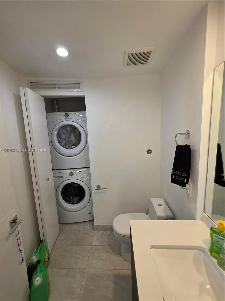 488 NE 18th St #301 Miami, FL 33132
