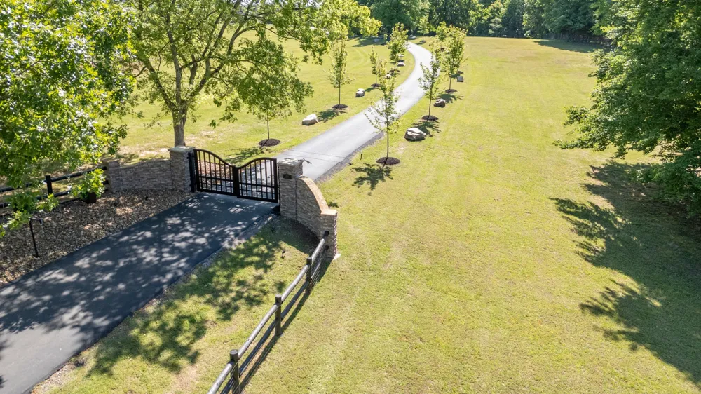 333 Moonlight Dr Vanleer, TN 37181