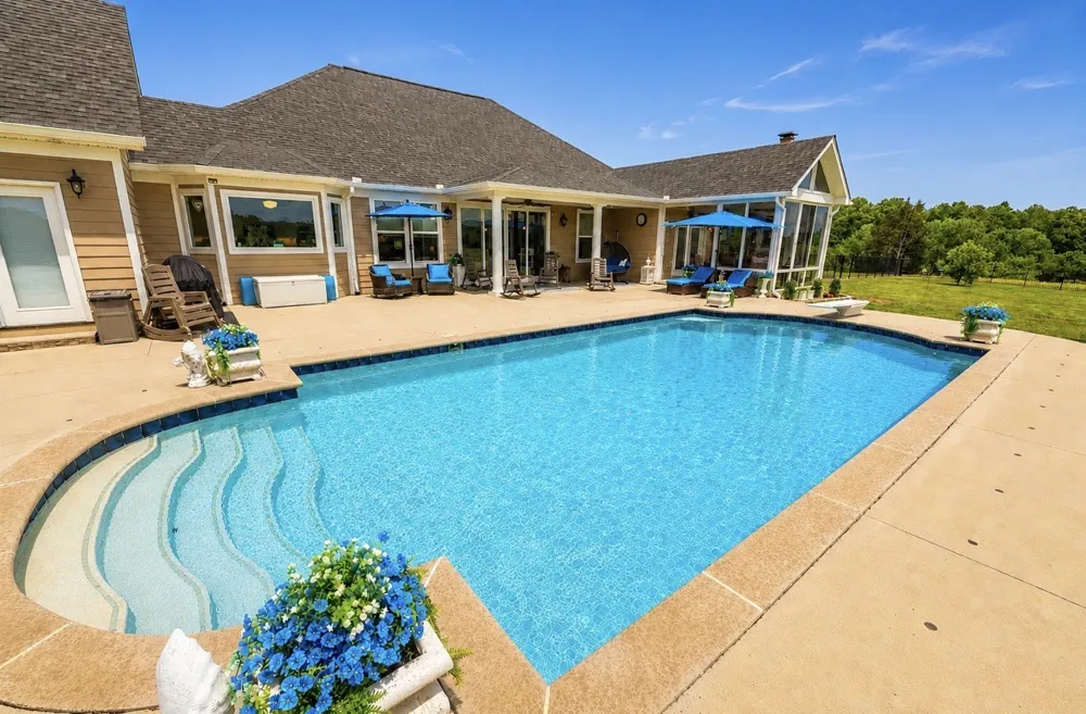 333 Moonlight Dr Vanleer, TN 37181