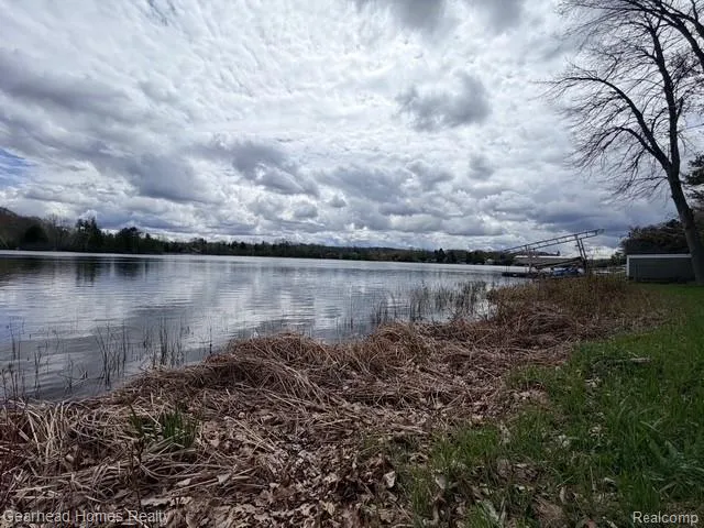 Sashabaw Road Independence Charter Township, MI 48348