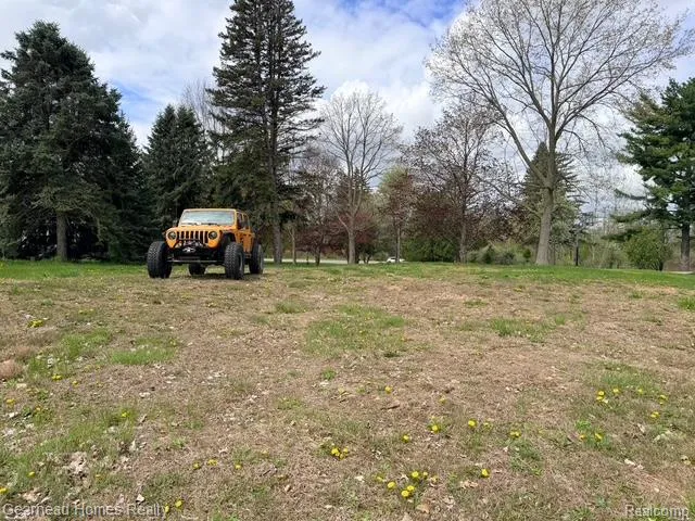Sashabaw Road Independence Charter Township, MI 48348