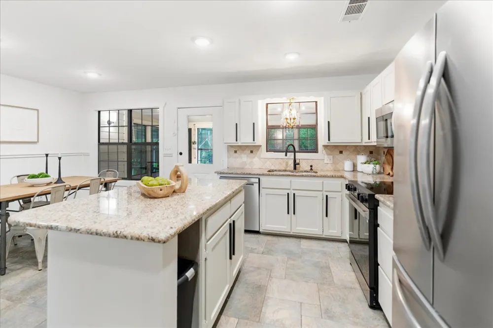 1401 Avenida Serena Marble Falls, TX 78654