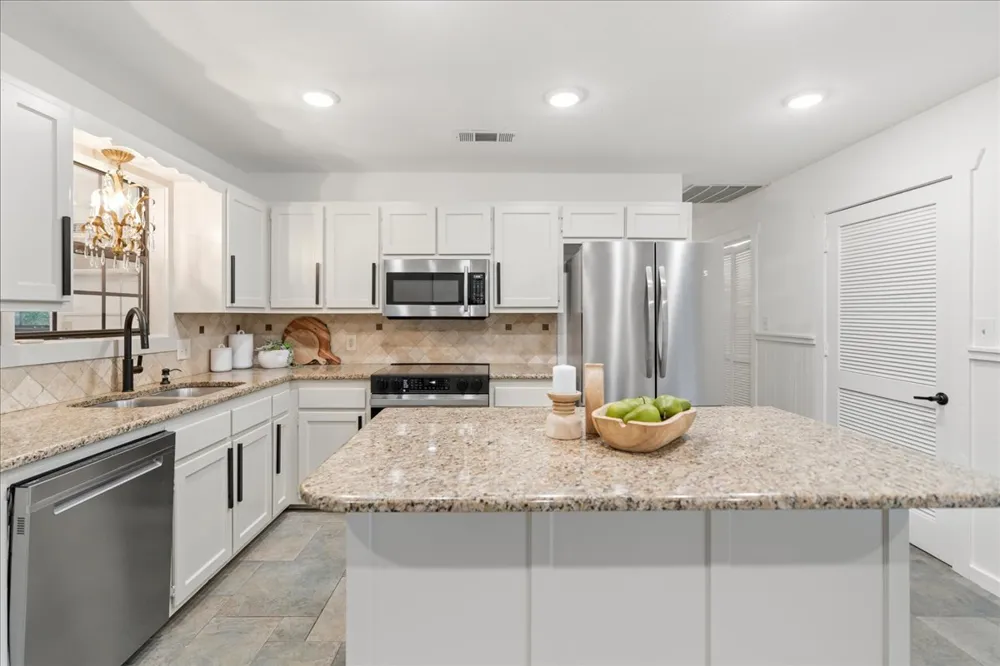 1401 Avenida Serena Marble Falls, TX 78654