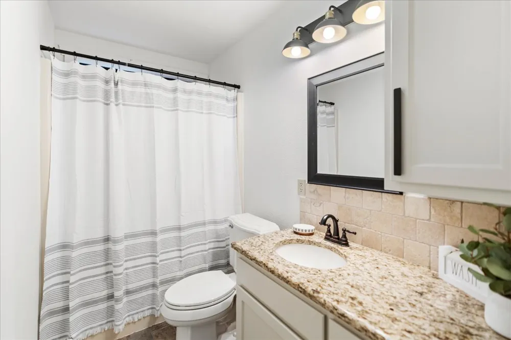 1401 Avenida Serena Marble Falls, TX 78654