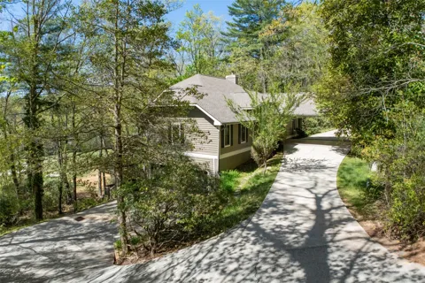 516 Cherokee Trace