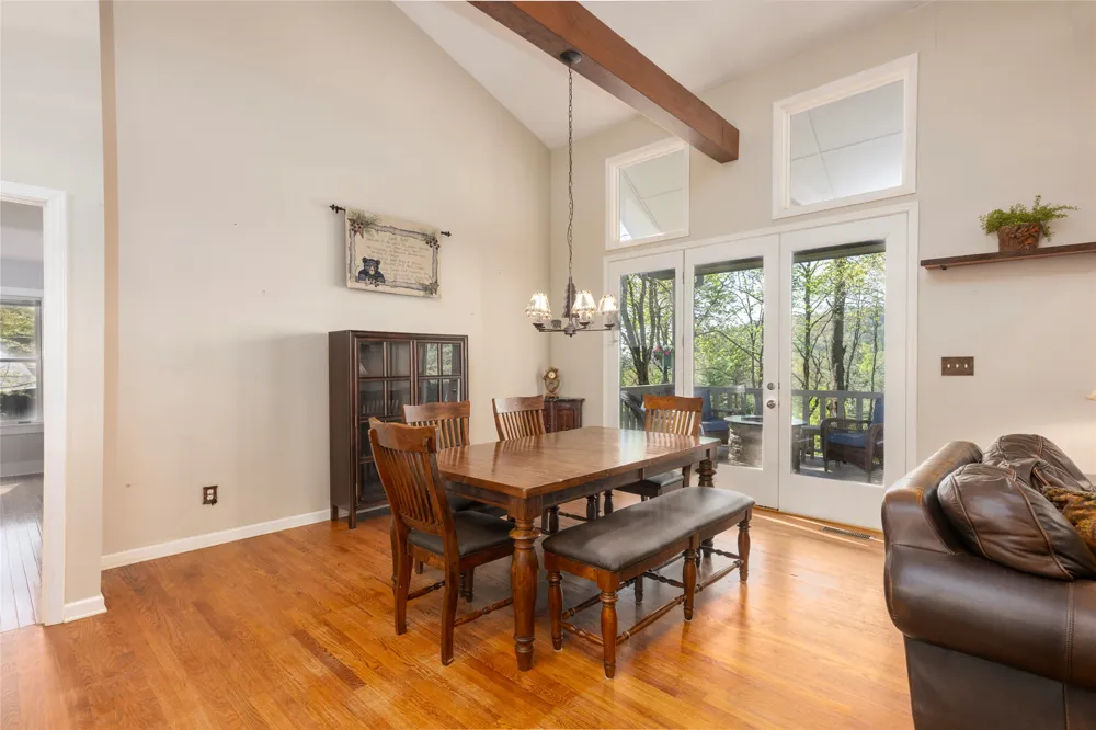 516 Cherokee Trace Lake Toxaway, NC 28747